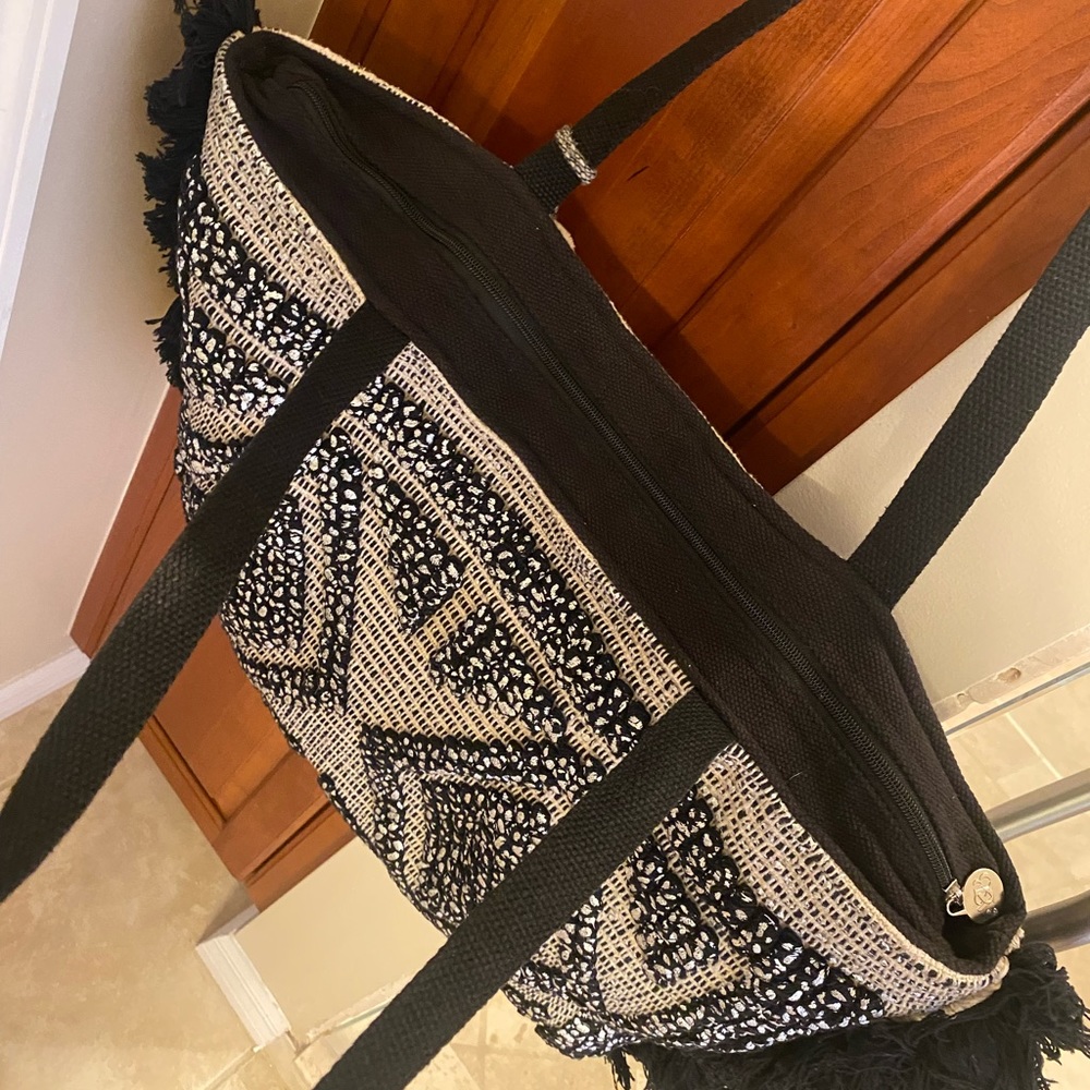 Oversized Woven Tote - Picture 10 of 14